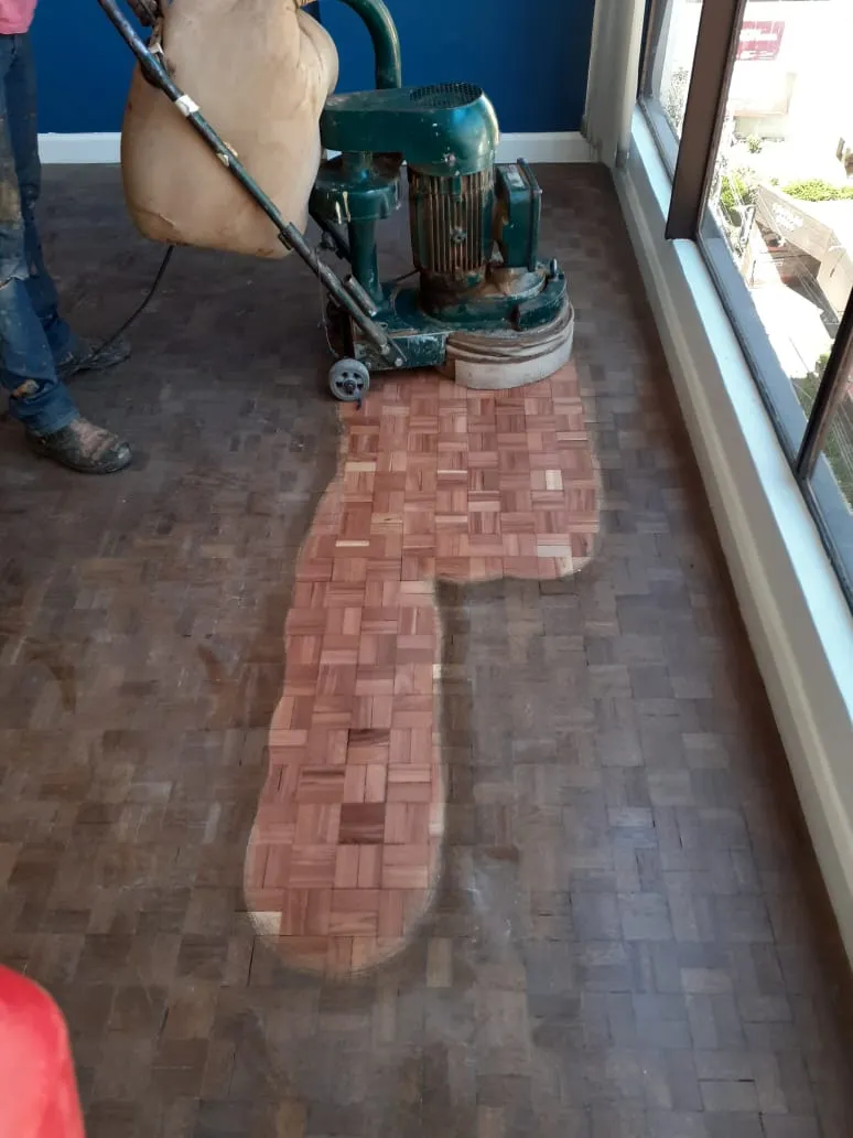 Raspagem e Lixamento Piso de Madeira