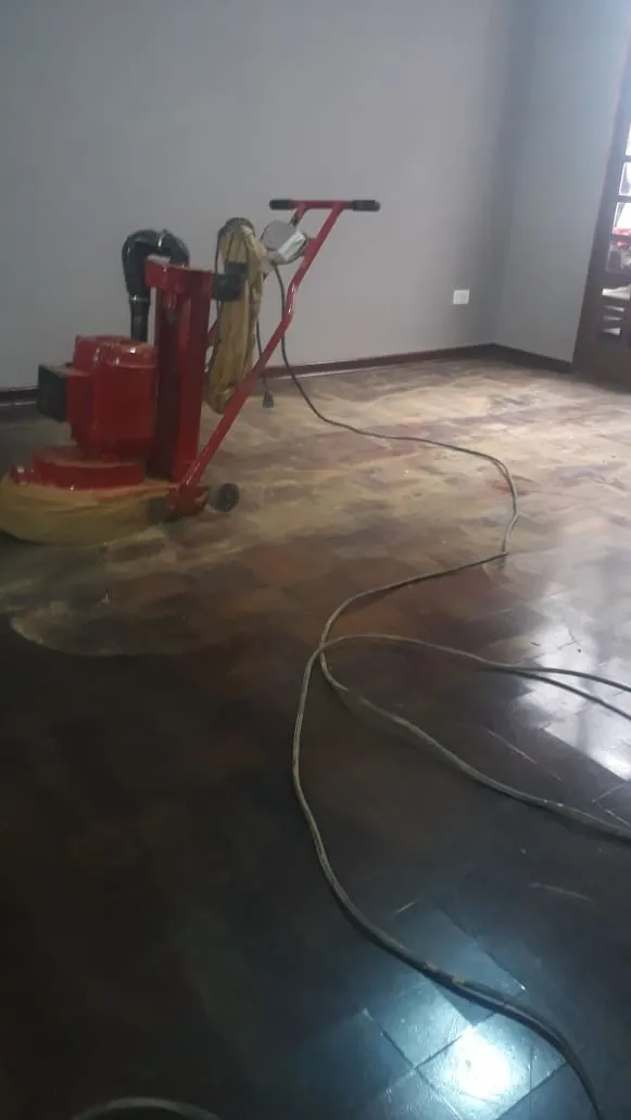 Raspagem e Lixamento Piso de Madeira