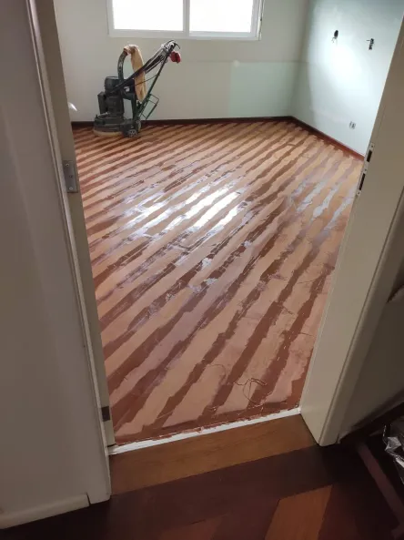 Raspagem e Lixamento Piso de Madeira